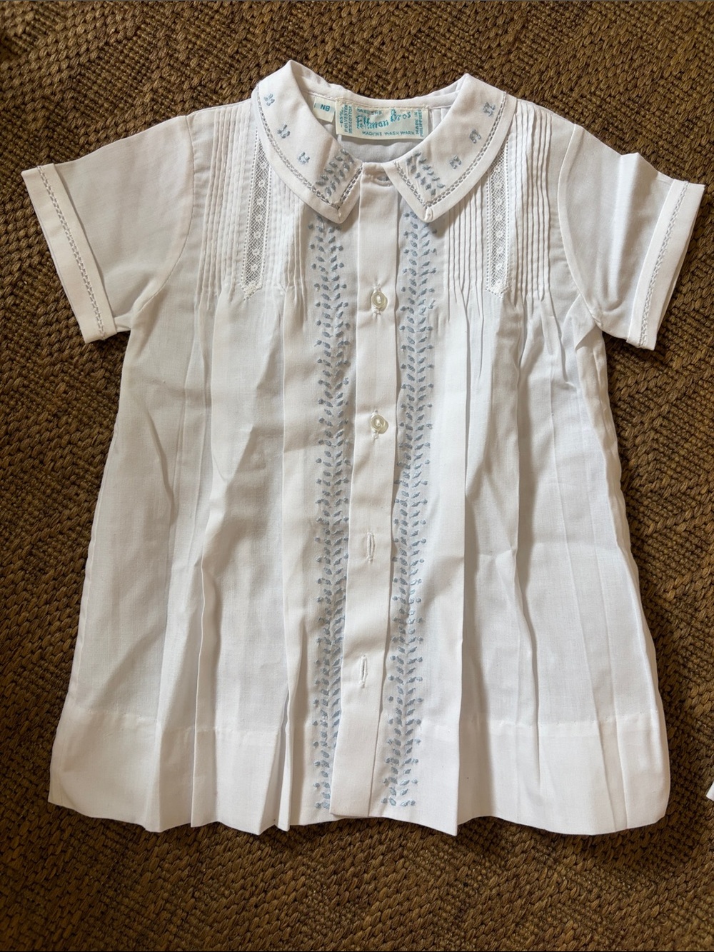 Feltman Brothers NWOT newborn white, Light Blue Embroidered leaf day gown